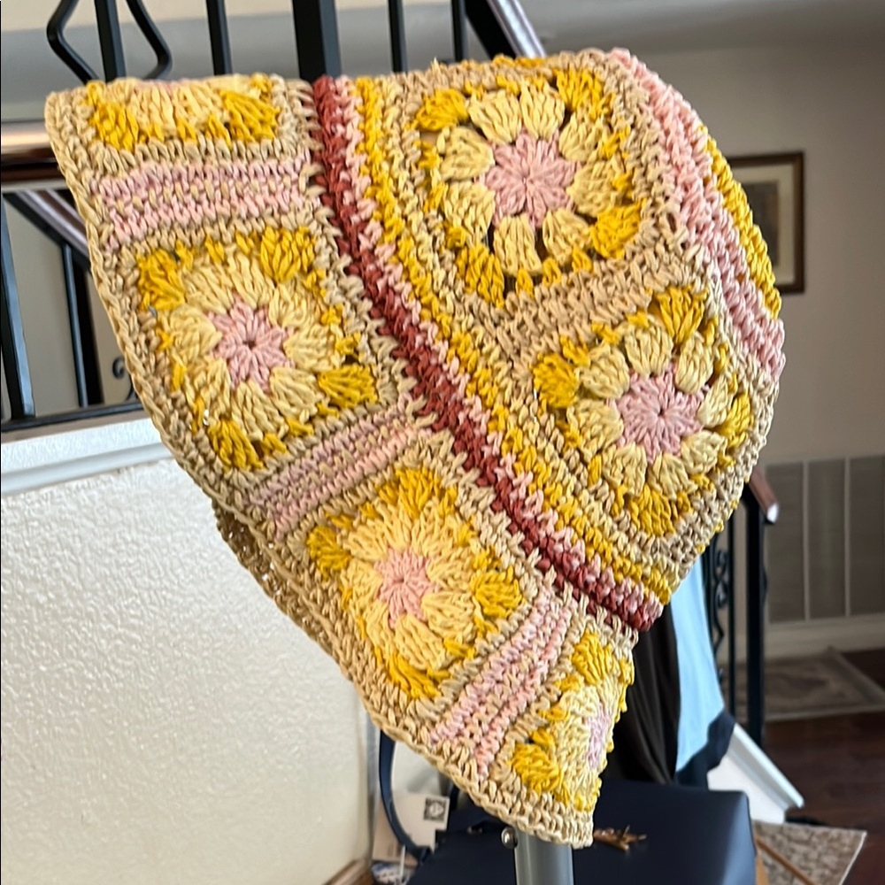 Crochet Floral Pattern Bucket Hat